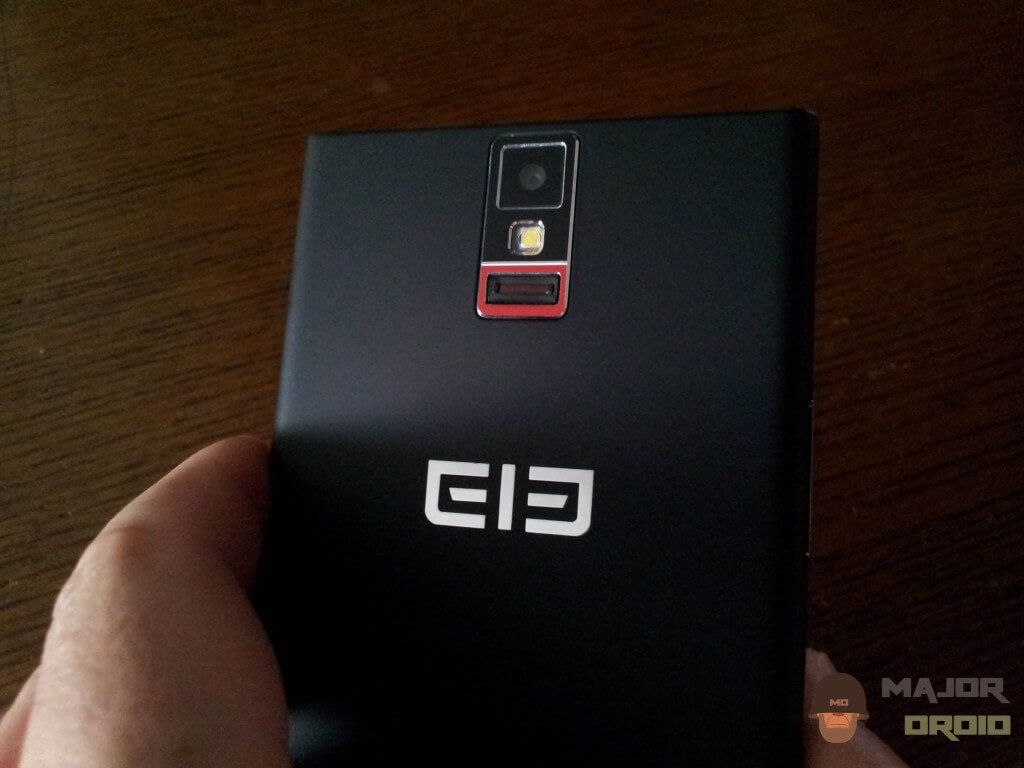 Elephone P2000 back side