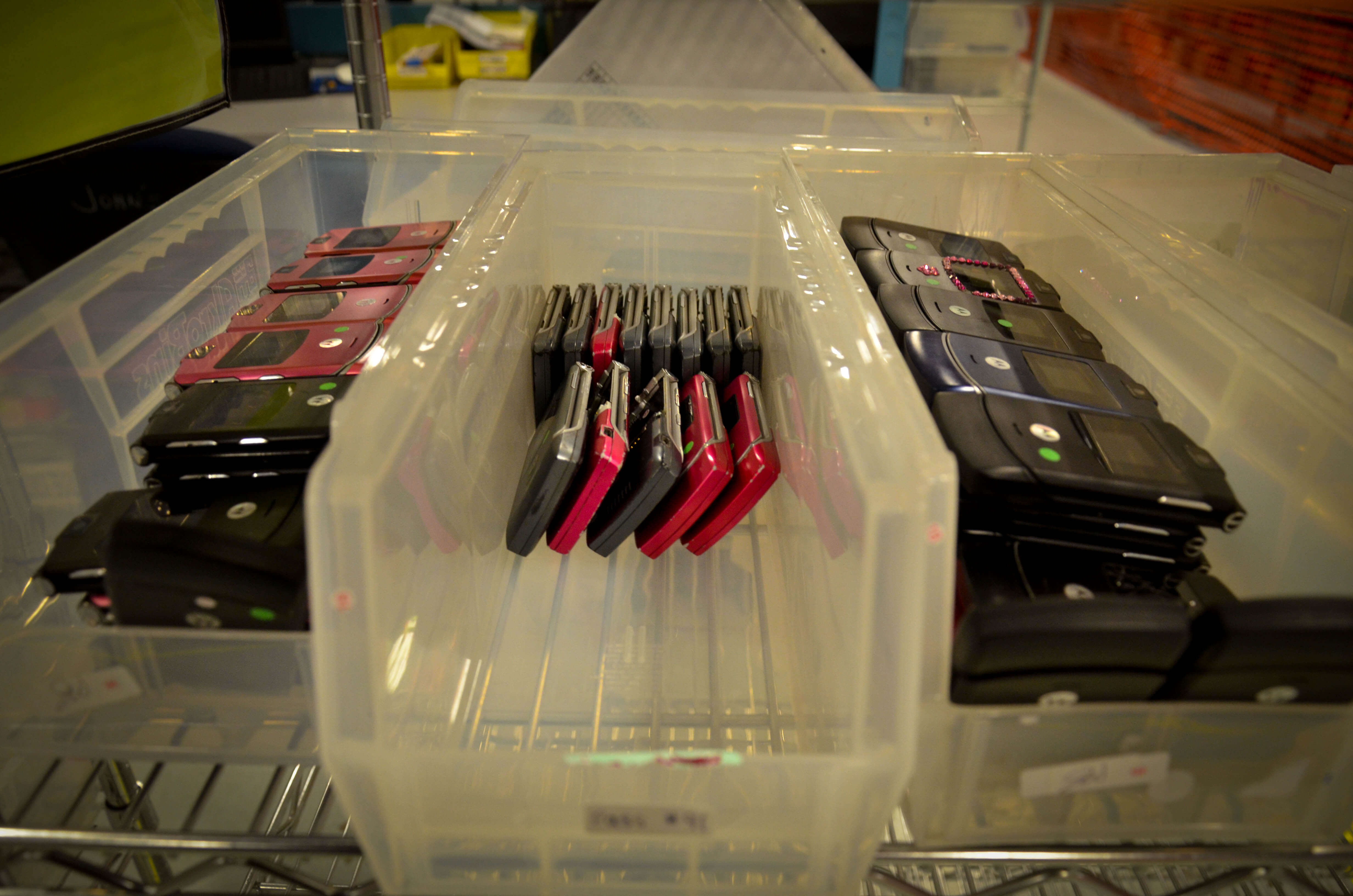 How to properly dispose a cell phone