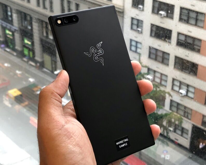 Article photo: Wow hands on with the Razer smartphone