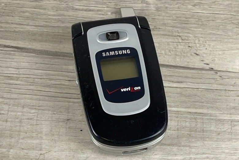 Samsung SCH-A850 flip phone