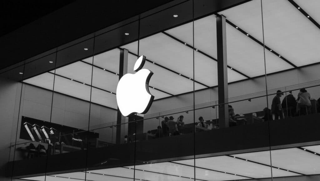 top 10 companies using artificial intelligence apple